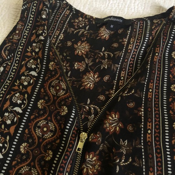 Zipper-front patterned top - Picture 4 of 8